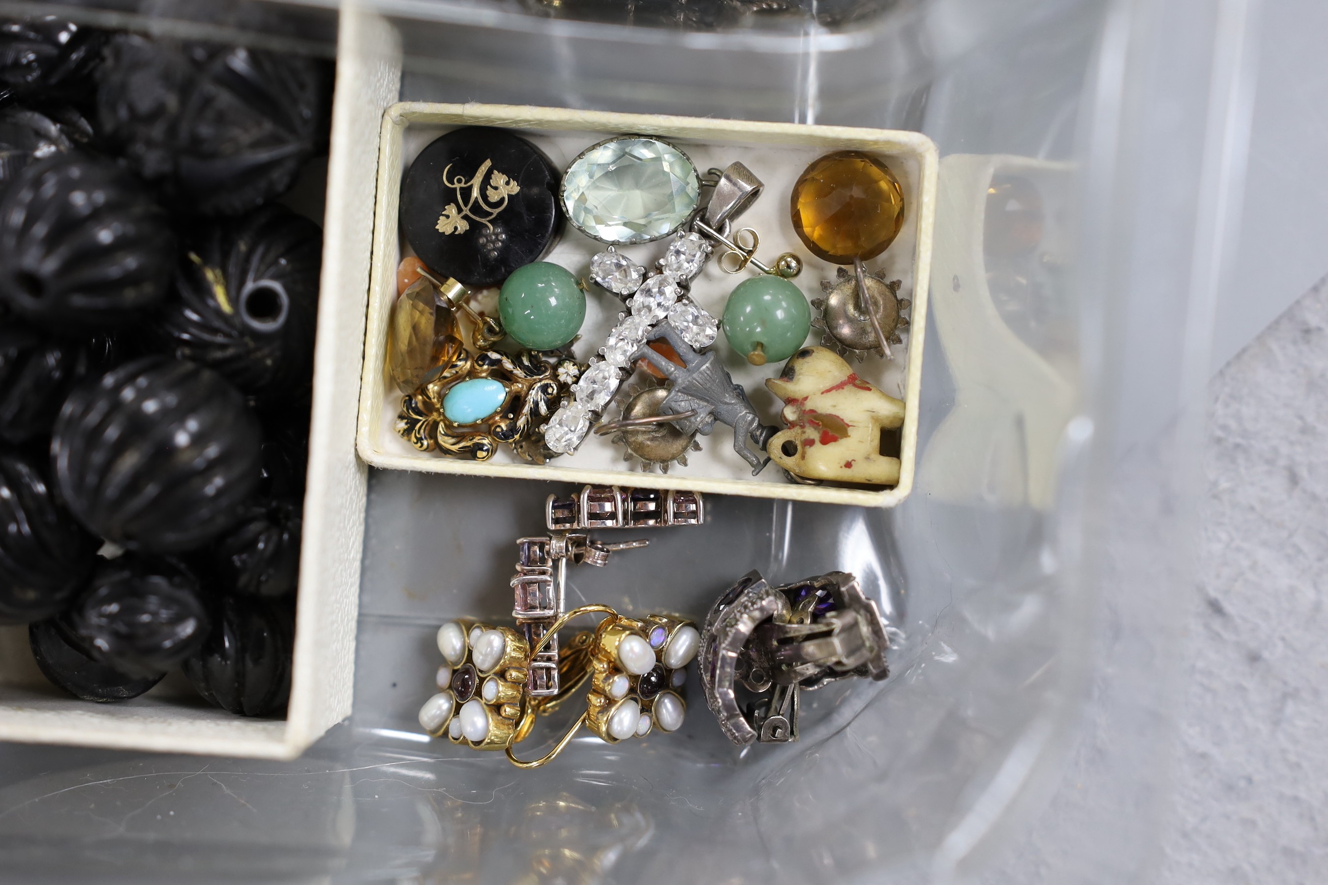 Assorted jewellery including sterling charm bracelet, Norwegian gilt sterling and enamel flower head brooch, a pair of mixed metal butterfly ear clips, costume etc.